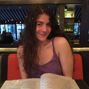 Meet your Posher, Chloe